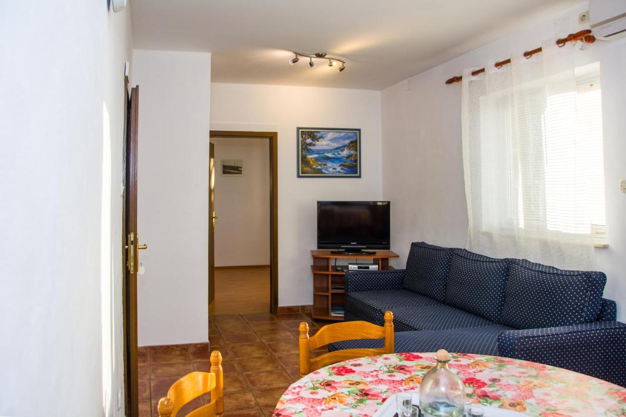 Apartments With A Parking Space Senj - 11520 Exterior foto